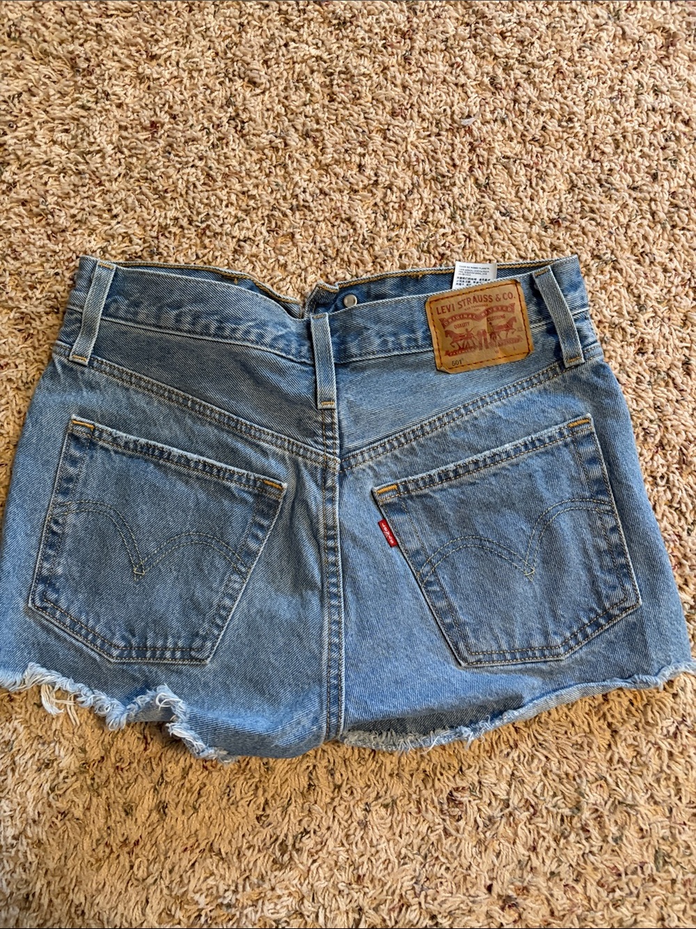 Levi's Women's 501 short light blue